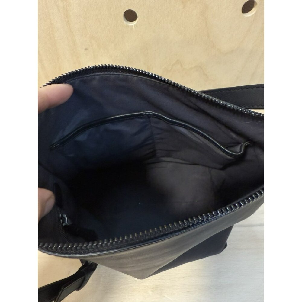 ECCO Black Sculptured Crossbody Black Shoulder Bag Purse EUC - Picture 12 of 16